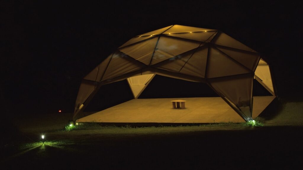 100